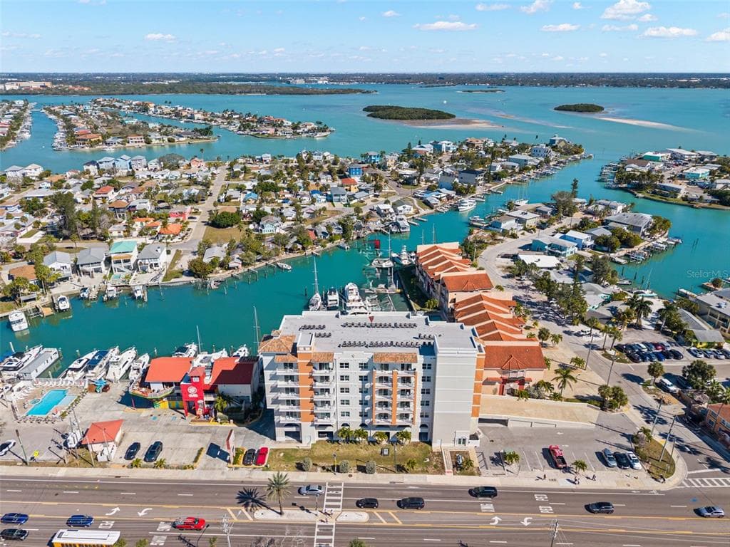 13101 GULF BOULEVARD 1605 photo 3