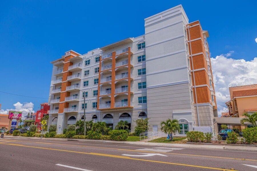 13101 GULF BOULEVARD 1605 photo 4