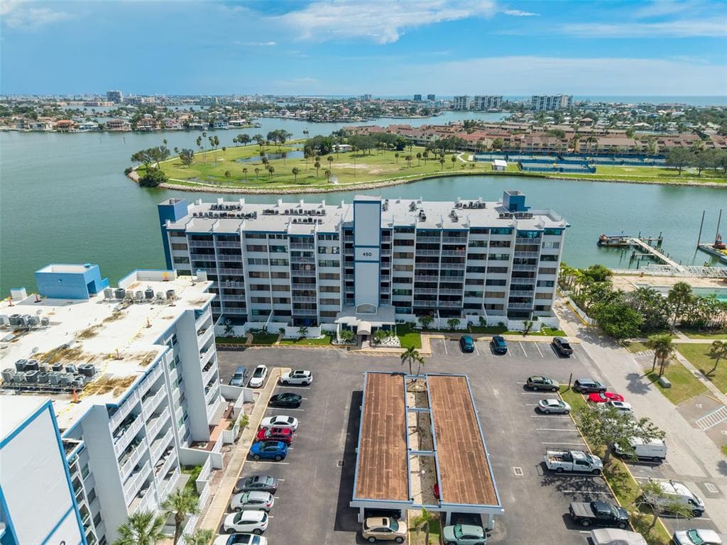 450 TREASURE ISLAND CAUSEWAY 201 photo 23