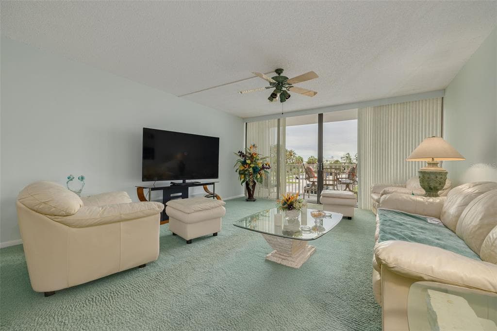 450 TREASURE ISLAND CAUSEWAY 201 photo 9
