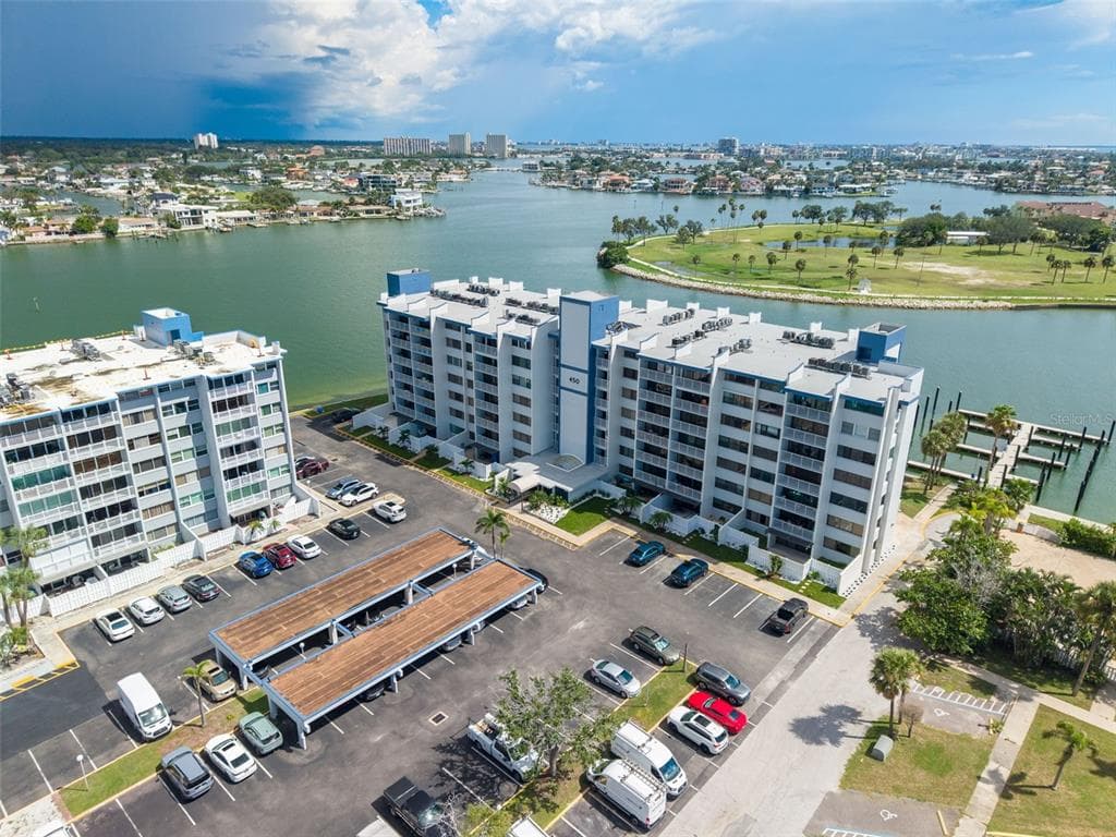 450 TREASURE ISLAND CAUSEWAY 201 photo 24