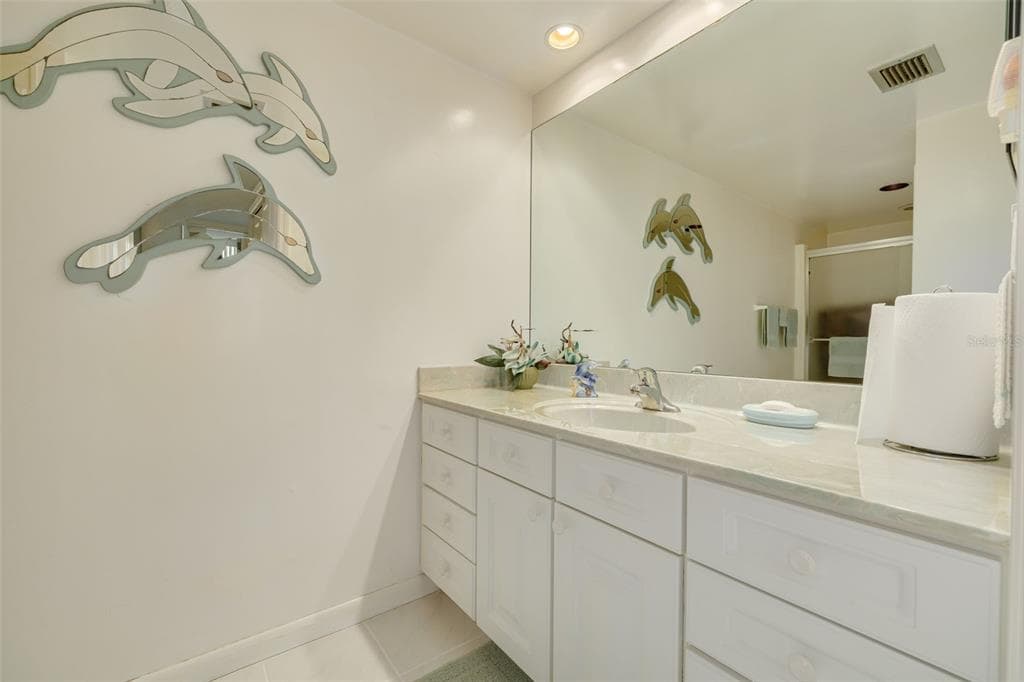 450 TREASURE ISLAND CAUSEWAY 201 photo 19