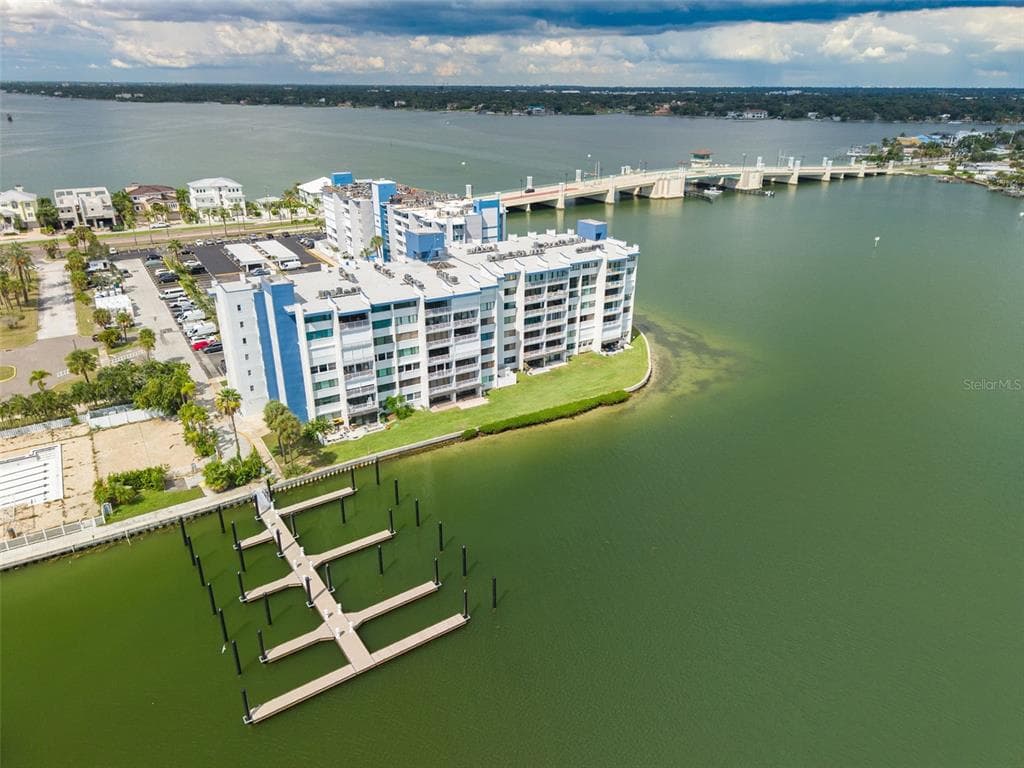 450 TREASURE ISLAND CAUSEWAY 201 photo 25