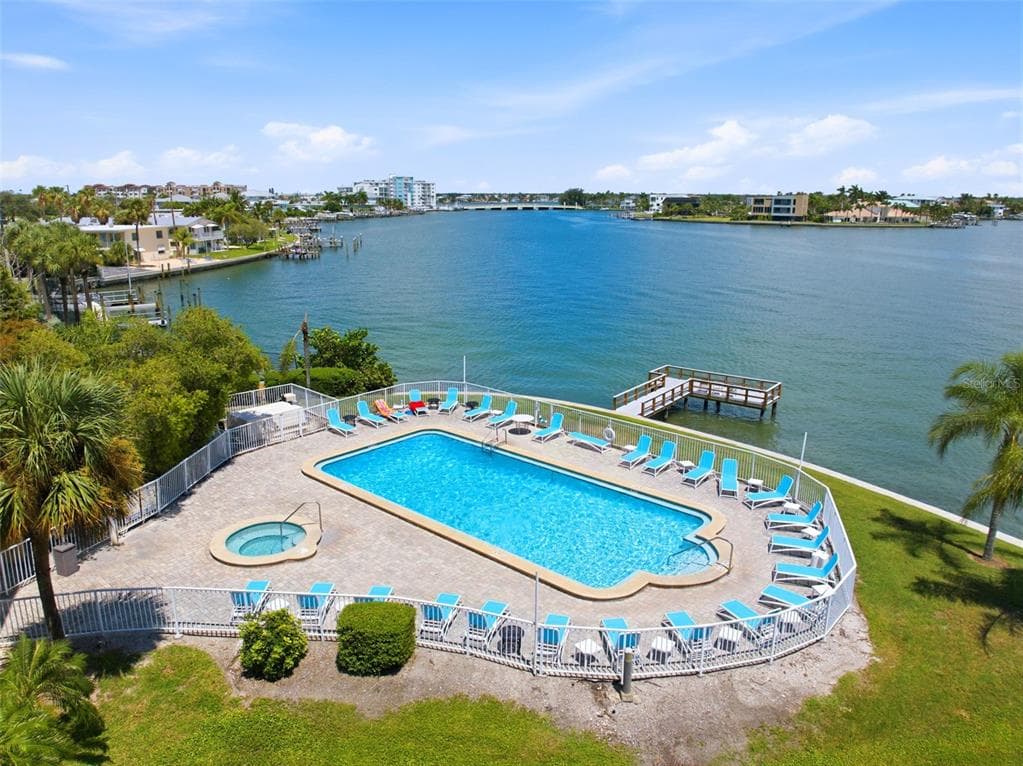 10315 GULF BOULEVARD 106 photo 23