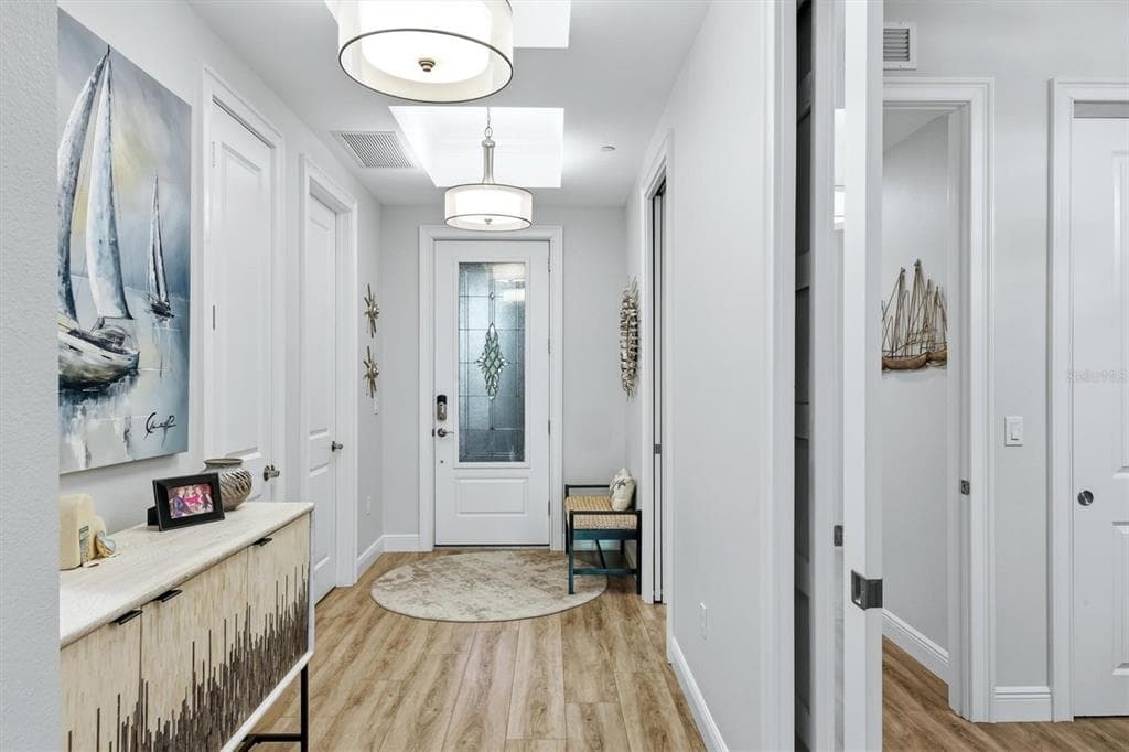 507 TAMIAMI TRAIL N 201 photo 10