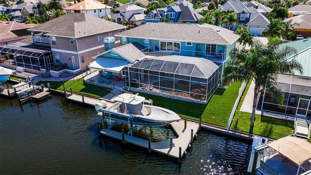 212 SYKES POINT photo 25