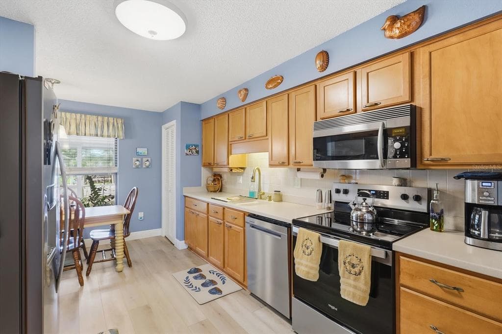 9150 W HARBOR ISLE COURT photo 16
