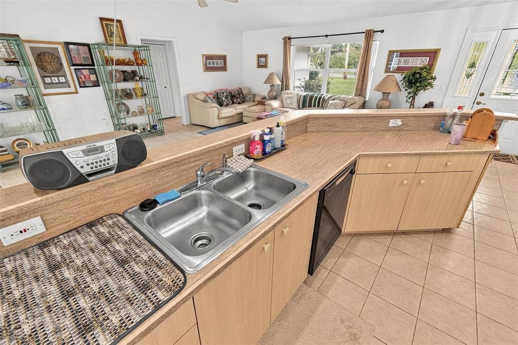 80 WHITTINGTON DRIVE photo 18
