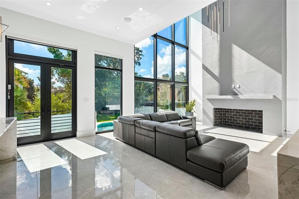 8103 N RIVER SHORE DRIVE photo 6