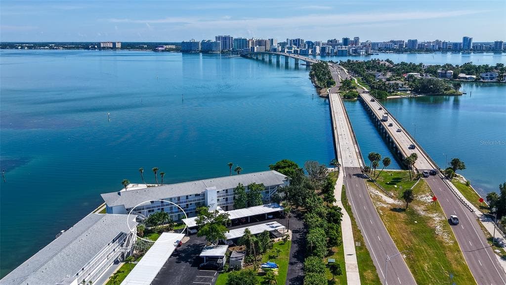 777 JOHN RINGLING BOULEVARD 2 photo 2
