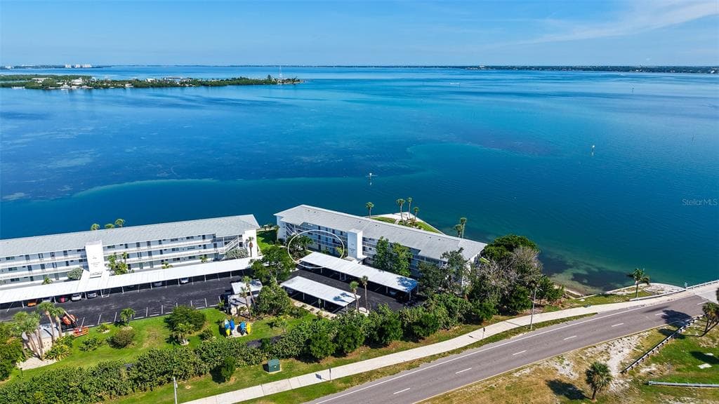 777 JOHN RINGLING BOULEVARD 2 photo 3