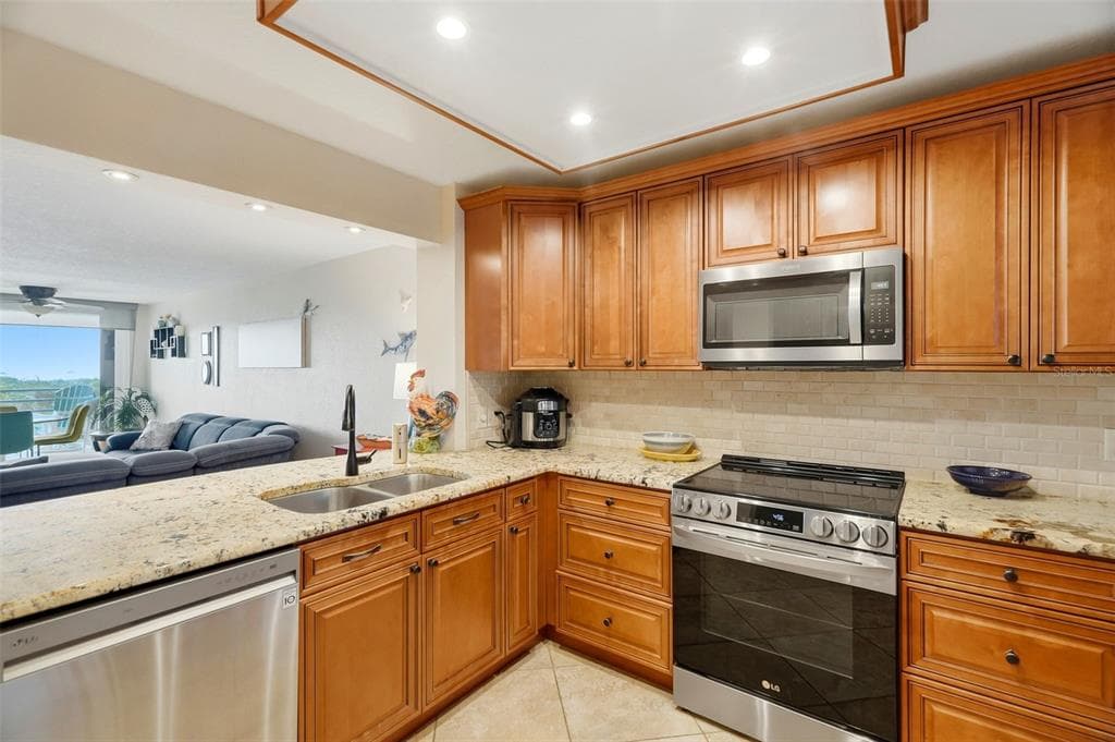 4823 EBBTIDE LANE 404 photo 19
