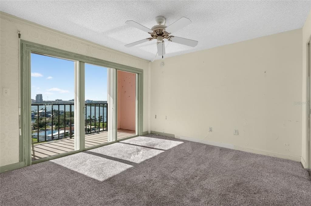 51 ISLAND WAY 1100 photo 16