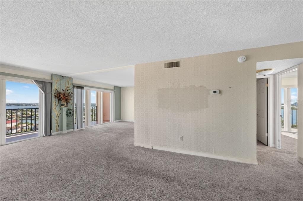 51 ISLAND WAY 1100 photo 14