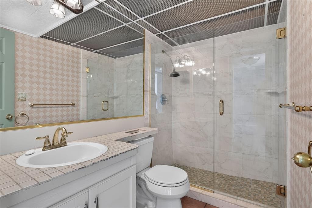 51 ISLAND WAY 1100 photo 15