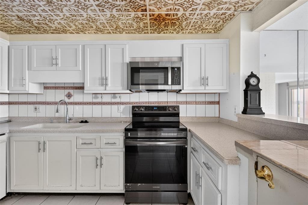 51 ISLAND WAY 1100 photo 19