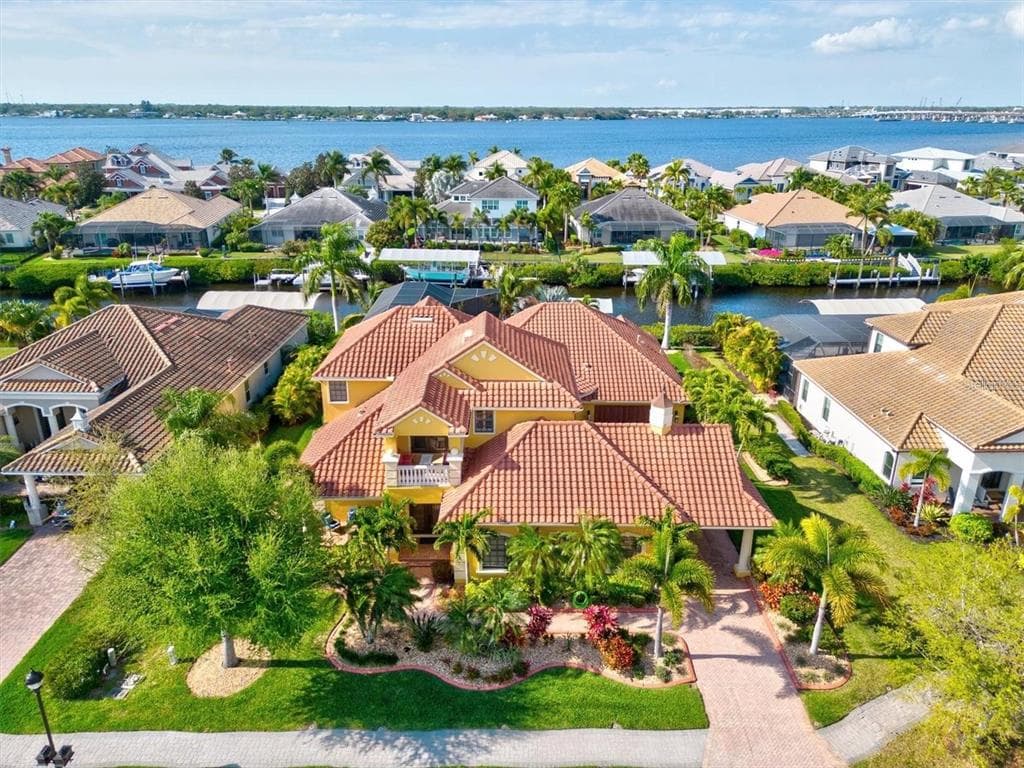 540 FORE DRIVE 1