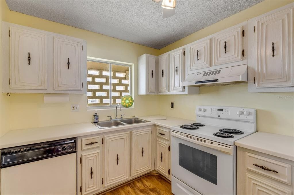2711 N HALIFAX AVENUE W 791 photo 22