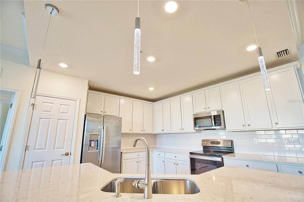 10042 CROOKED CREEK DRIVE 102 photo 6