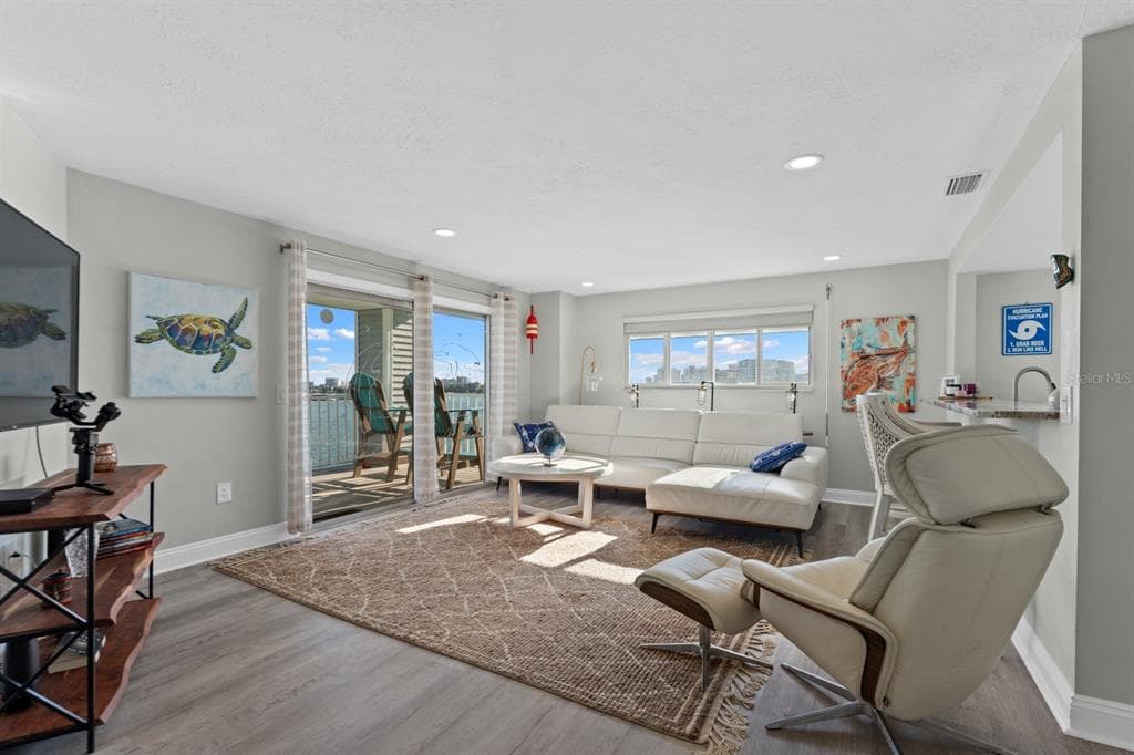 610 ISLAND WAY 408 photo 17