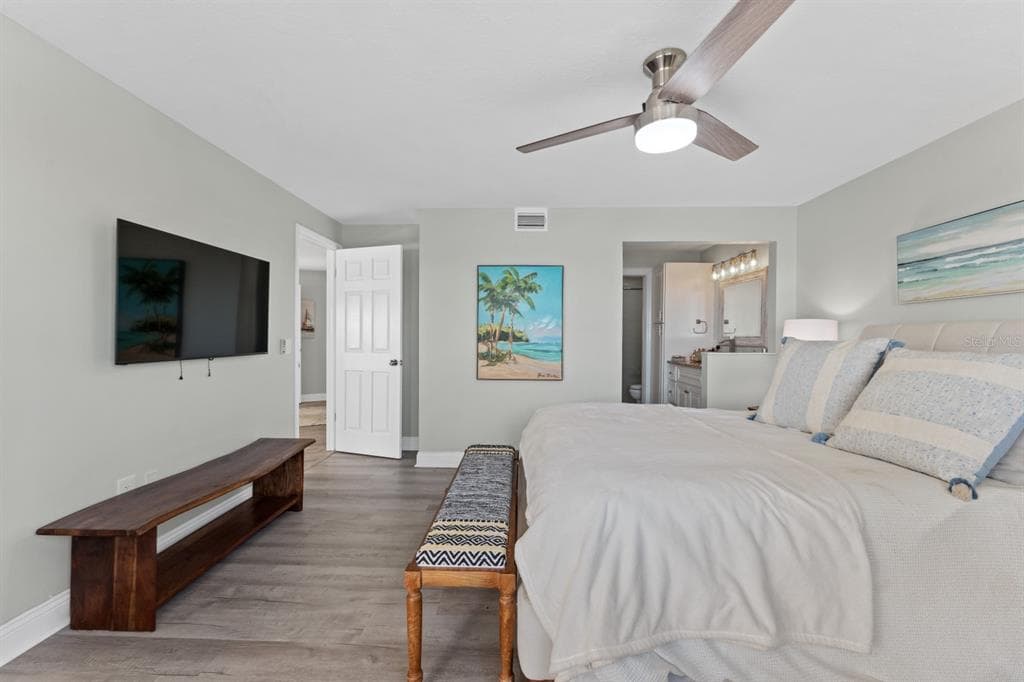 610 ISLAND WAY 408 photo 20