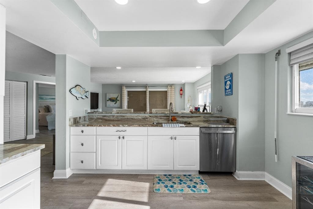 610 ISLAND WAY 408 photo 9