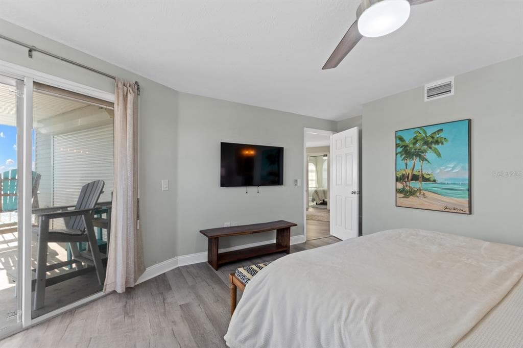 610 ISLAND WAY 408 photo 24