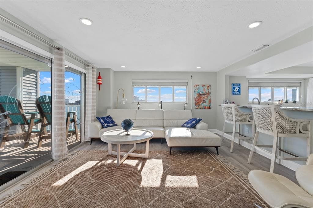 610 ISLAND WAY 408 photo 18