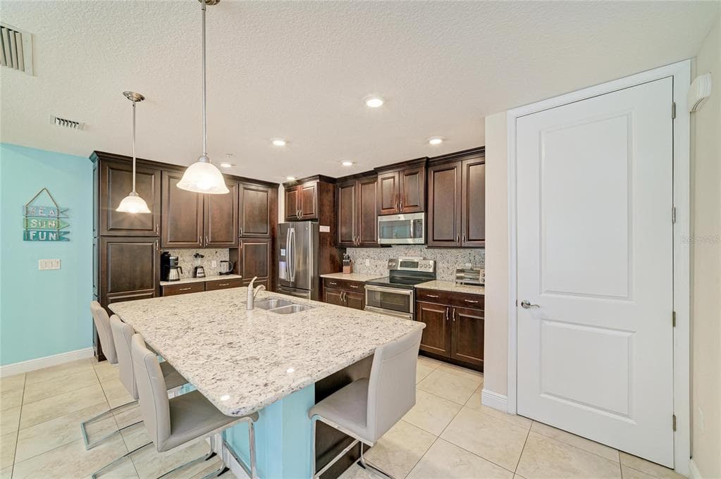 391 ARUBA CIRCLE 101 photo 17