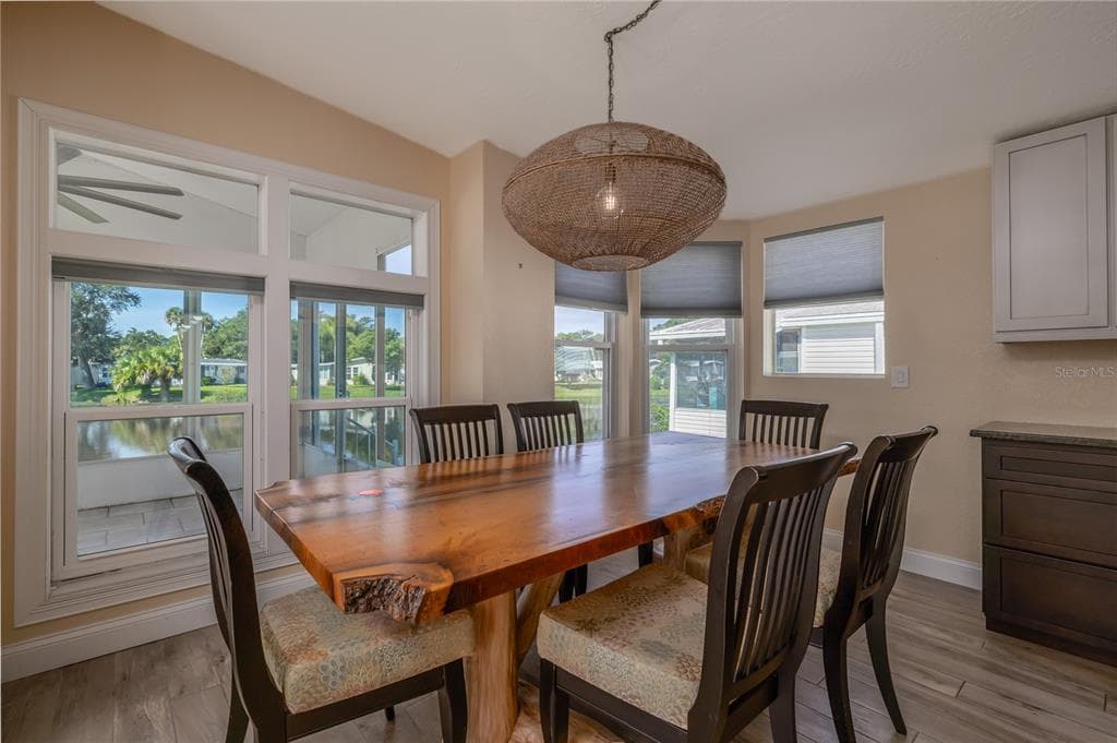 728 NAVIGATORS WAY photo 17