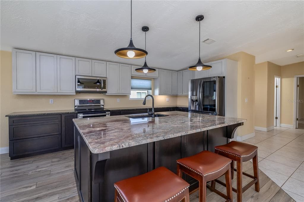 728 NAVIGATORS WAY photo 15