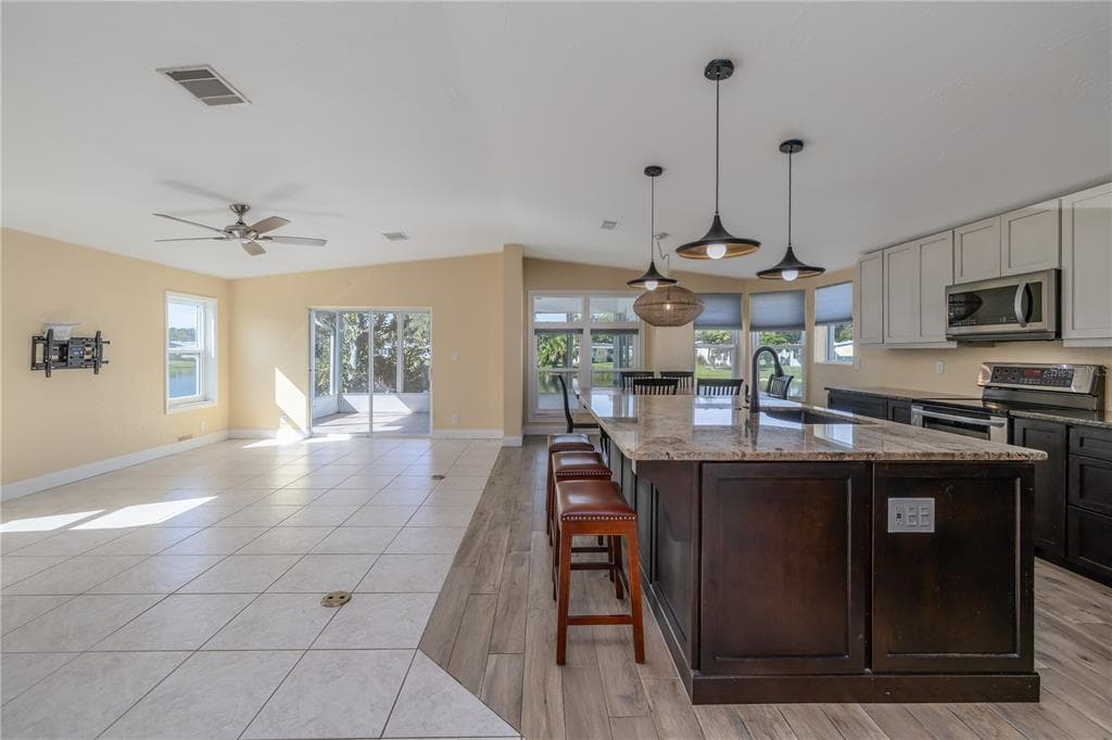 728 NAVIGATORS WAY photo 11