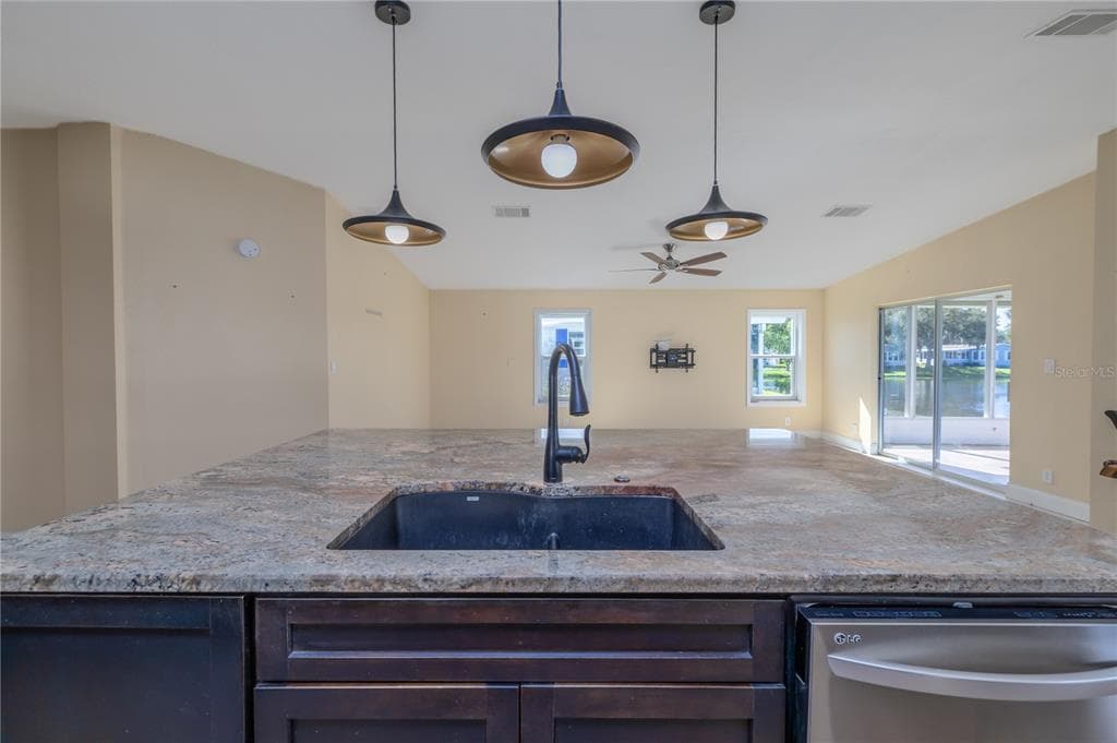 728 NAVIGATORS WAY photo 21