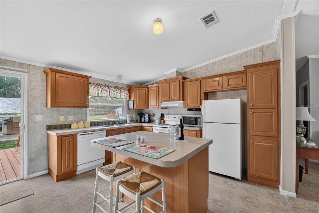 13550 HIGHWAY 40 E photo 24
