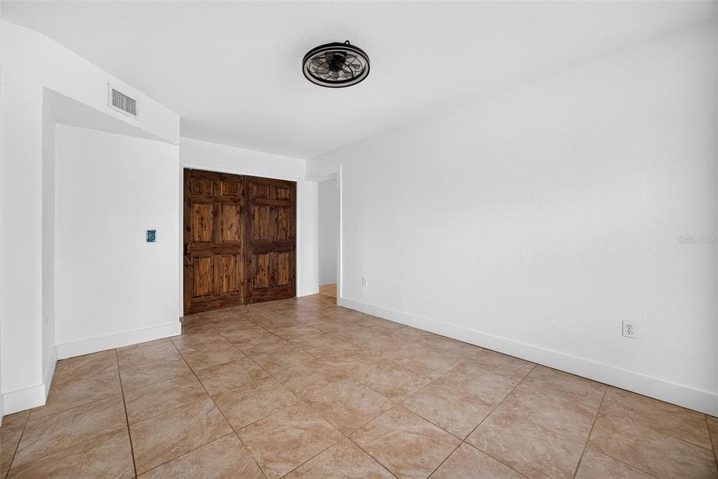 530 LINDLEY TERRACE photo 16