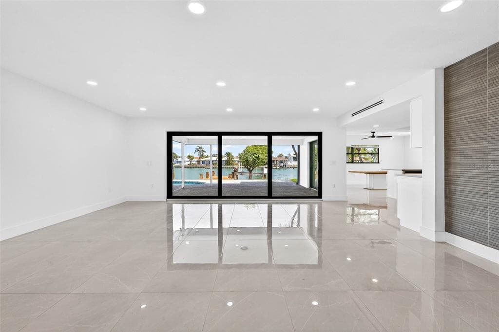 319 MIDWAY ISLAND 4