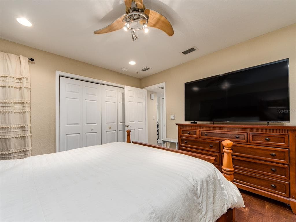 770 ISLAND WAY N103 photo 22