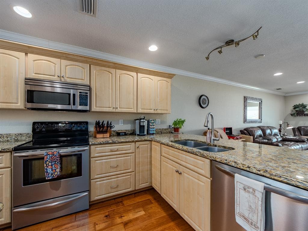 770 ISLAND WAY N103 photo 14
