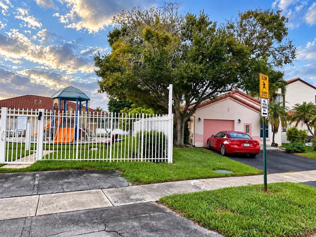 2122 NW 184TH WAY photo 2