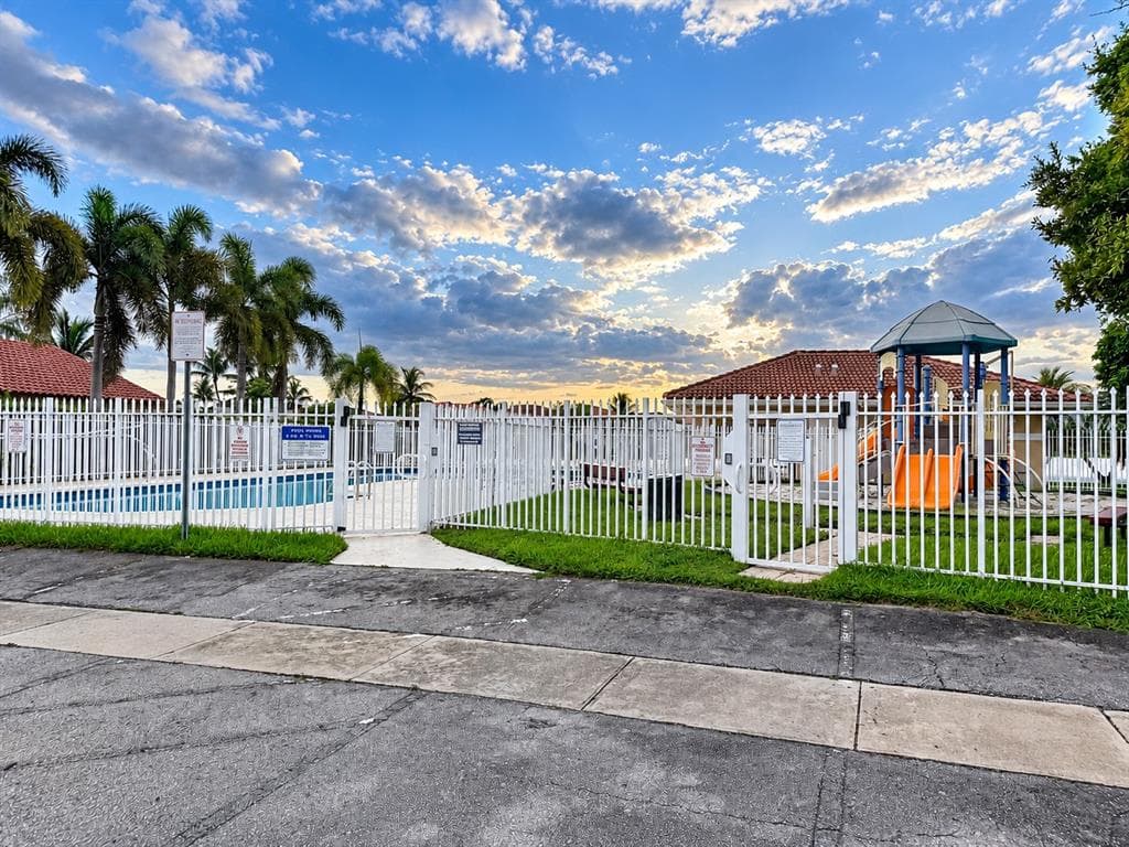 2122 NW 184TH WAY photo 11