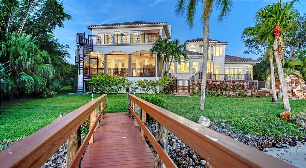 2115 LYCHEE LANE 3