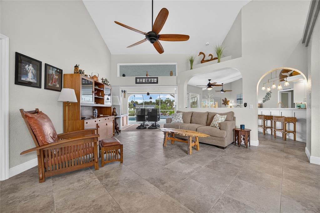 18345 HOTTELET CIRCLE photo 7