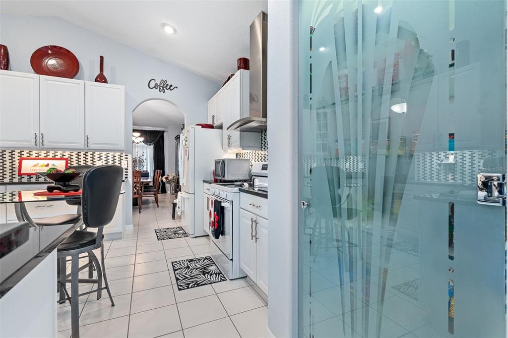 3 RIVERGATE LANE photo 17