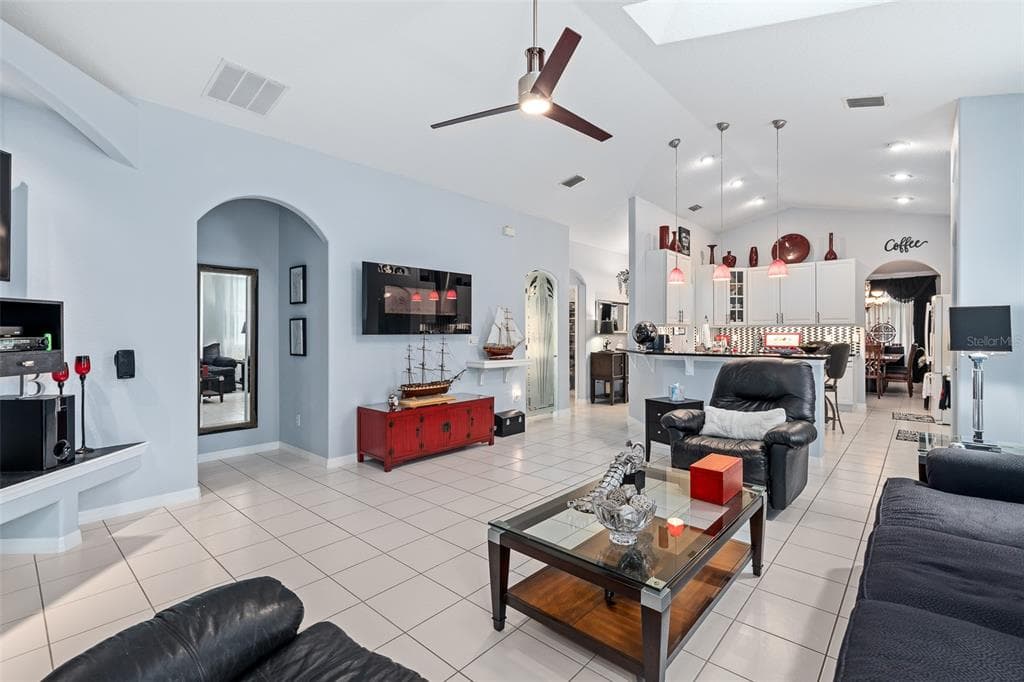 3 RIVERGATE LANE photo 12
