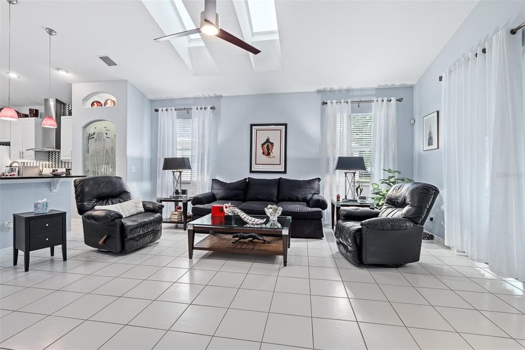 3 RIVERGATE LANE photo 10