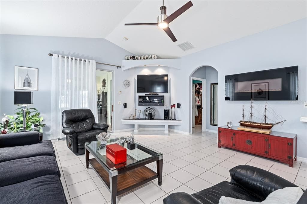 3 RIVERGATE LANE photo 14