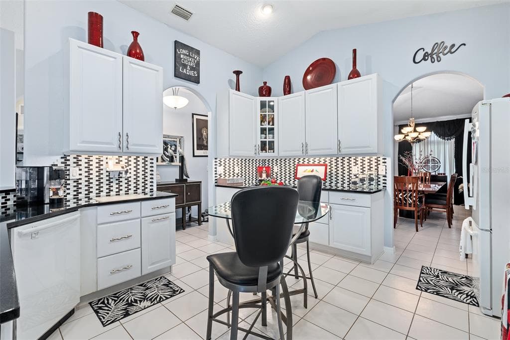 3 RIVERGATE LANE photo 19