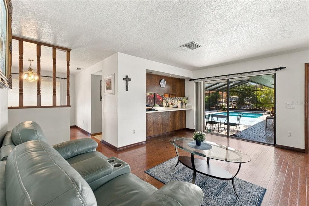 6674 RIVER ROAD photo 23