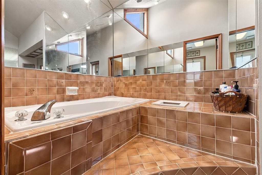 6674 RIVER ROAD photo 16