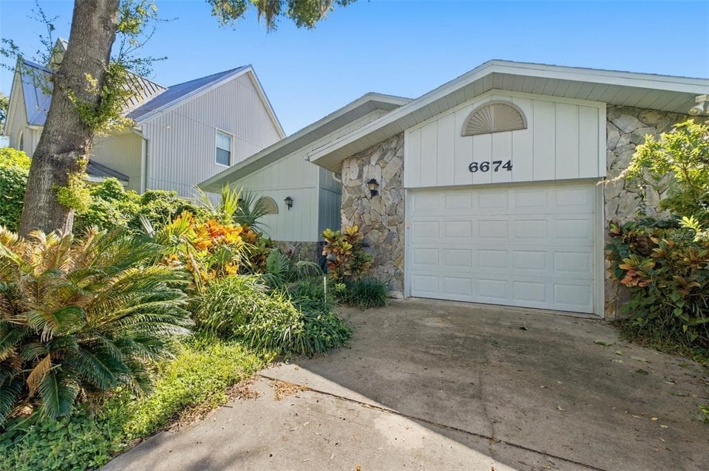 6674 RIVER ROAD 3